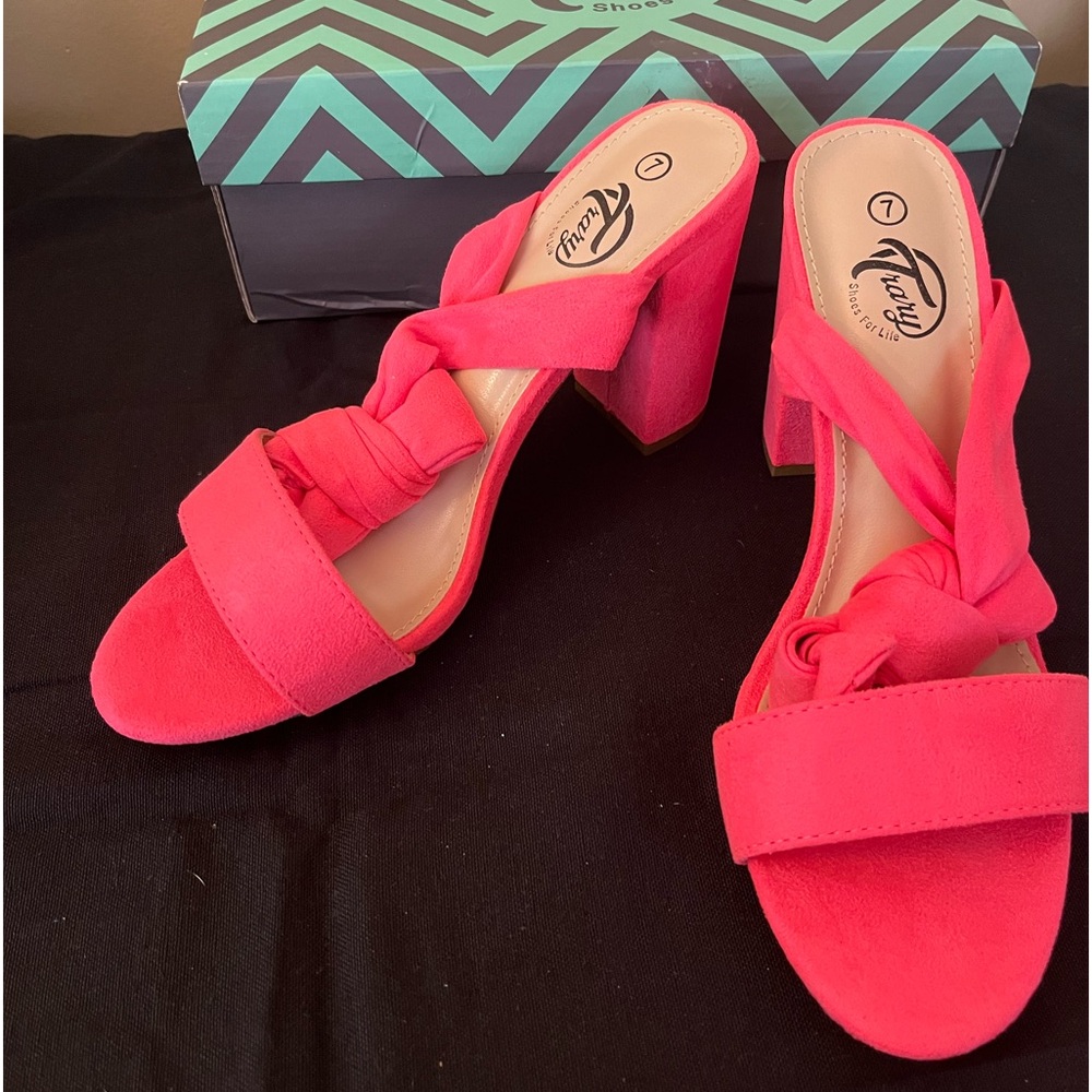 Trary Size 7 Barbie Pink Three Inch Lace Up Heels
